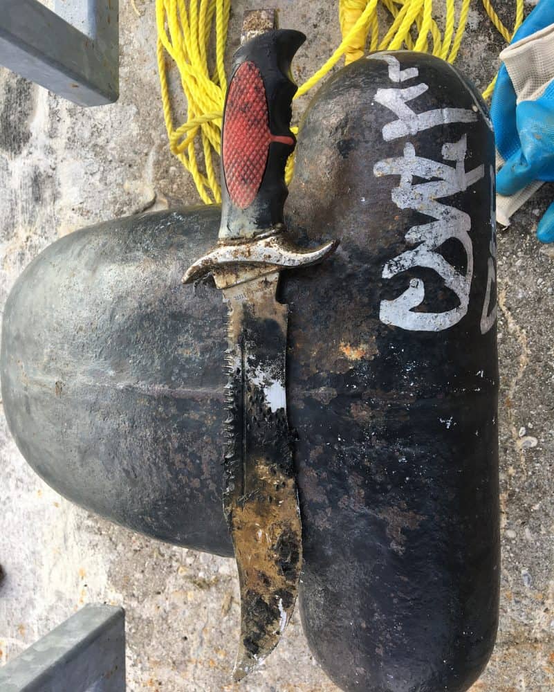 zhrdzavený nôž objavený fishing magnetom