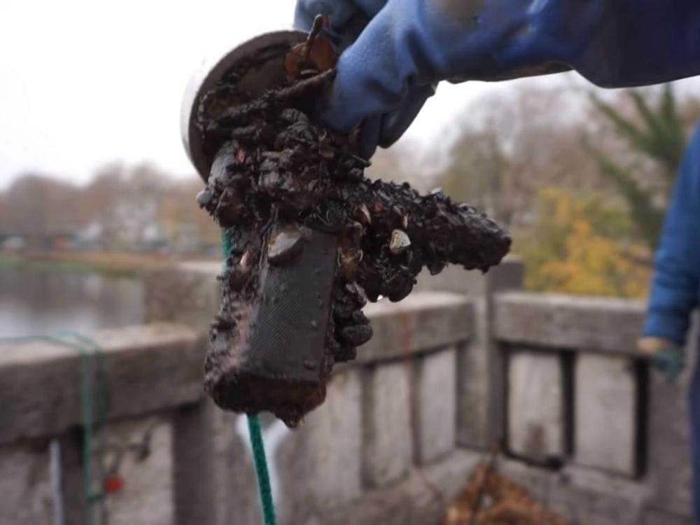 15 nepravdepodobných magnet fishing nálezov