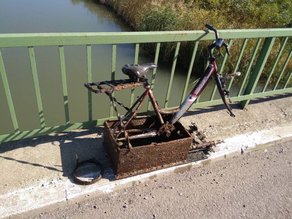 Bicykel vylovený spod mosta